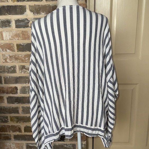 Cotton Bleu Striped Gray White Oversized Top Bat Wing Sleeve Poncho Style Sz L - Picture 4 of 10